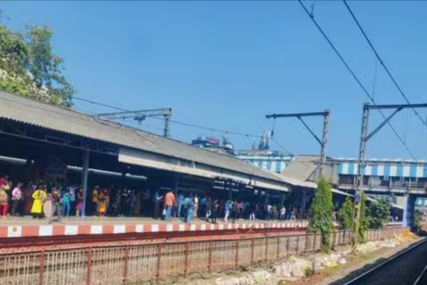 CR starts decongesting Dadar and Thane railway stations.