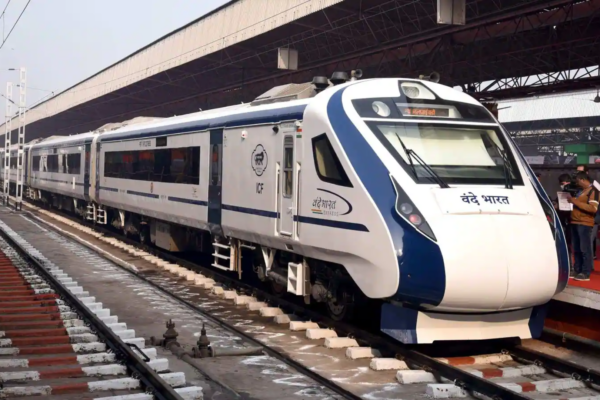 Vande Bharat Trains to Connect Mumbai, Pune and Shegaon by May 2024